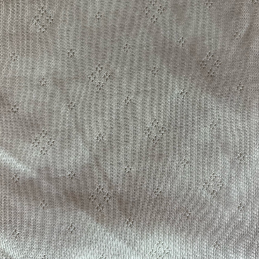 White top - Picture 3 of 4